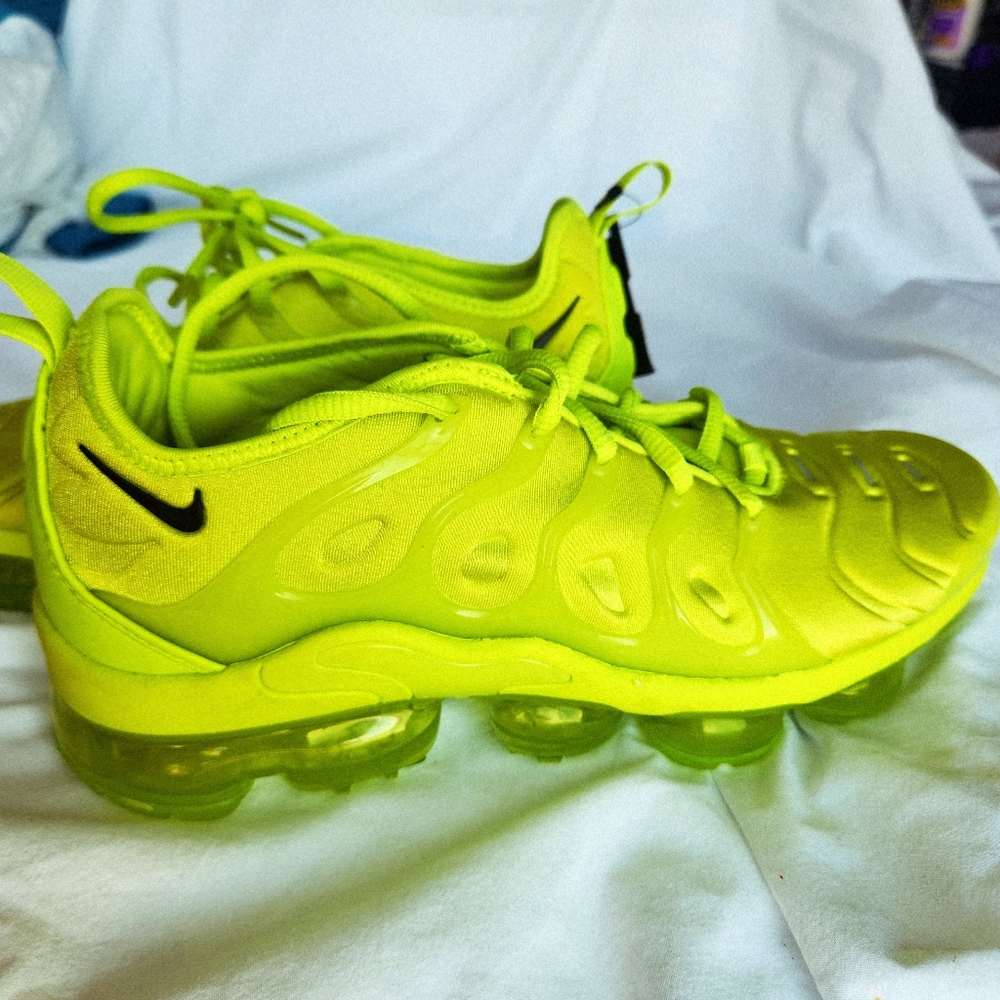 W 7.5 AIR VAPORMAX PLUS GRINCH GREEN LIME Neon Shoes VM AIR BOLD Nike AIRMAX